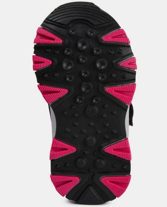 Продам зимние ботинки детские