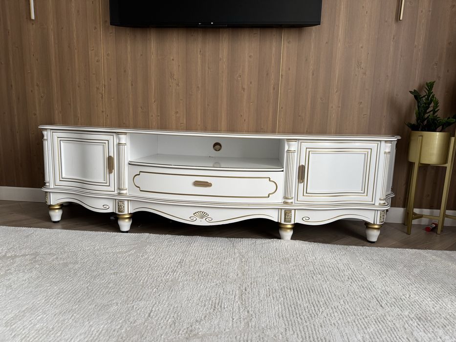 Продам тв тумбу из дерева