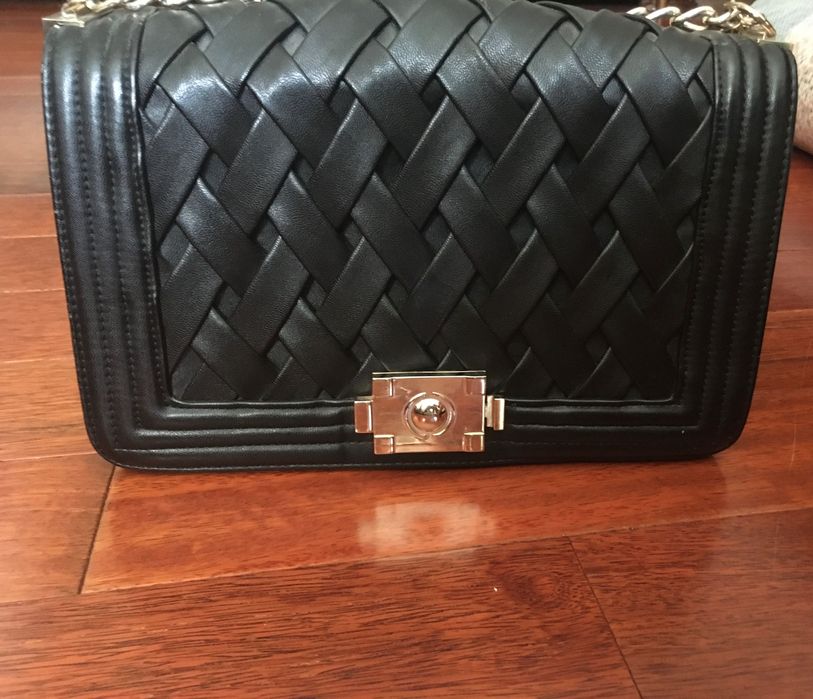 Модная чёрная сумка