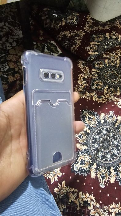 Samsung s 10 e 128 gb xotira 6 gb ram