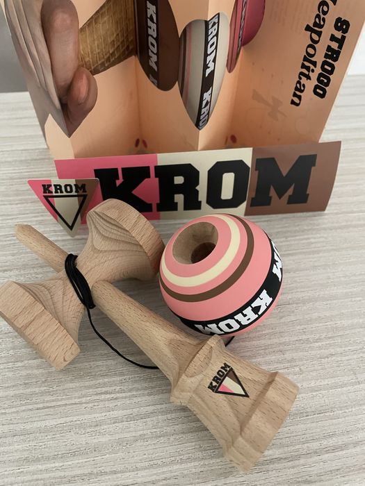 KROM STROGO Neapolitan Strawberry