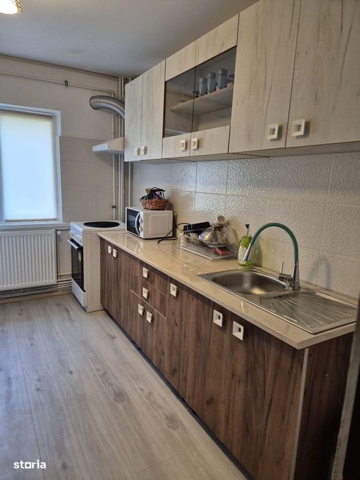 Apartament decomandat, trei camere, mobilat, utilat, 1Mai-Ciuperca