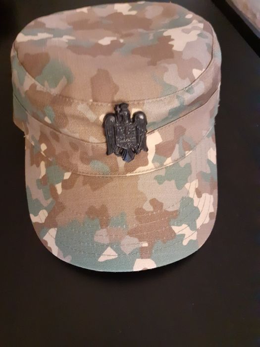 Capelă combat mărimea 54/ 55 / 56