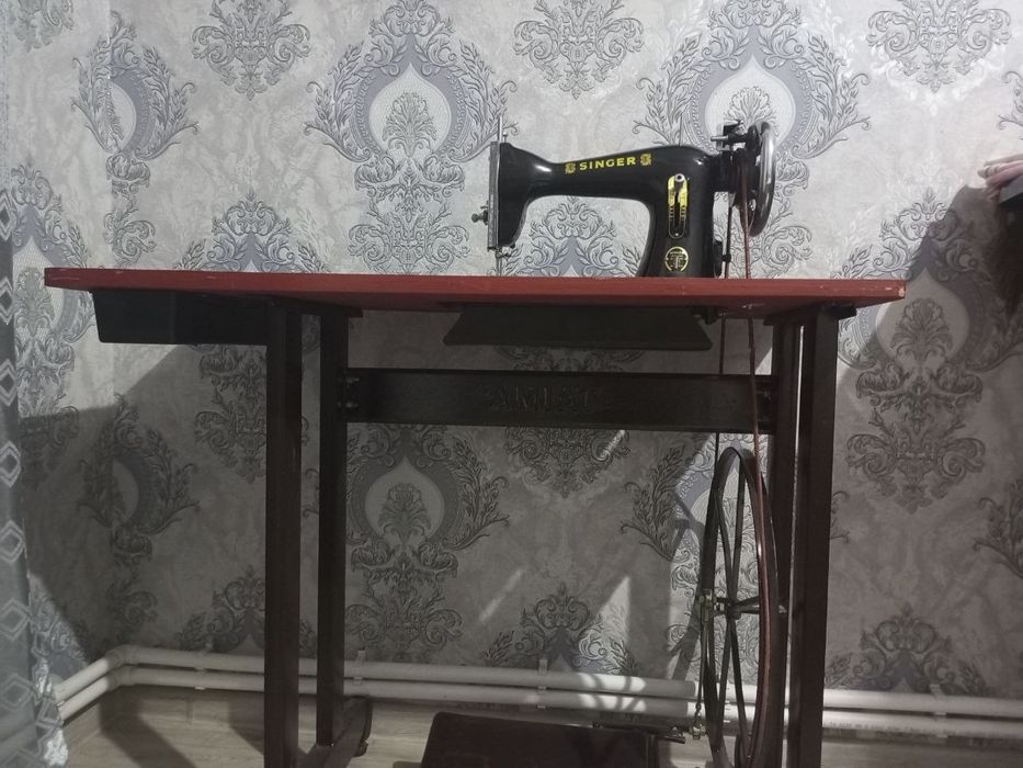 Продаётся швейная машина