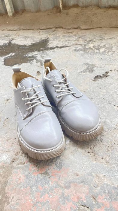 Женский лоферы серый