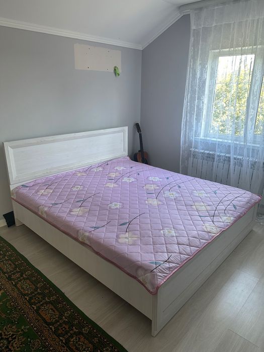 Кровать спальная Б/у