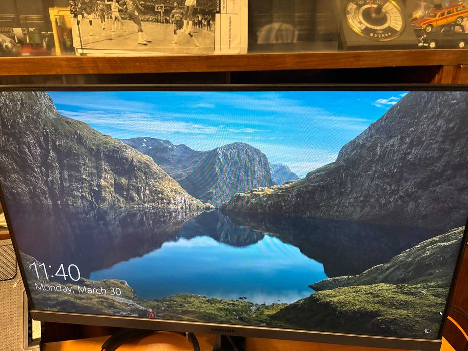 Samsung Monitor S24R350FHU 24” Full HD IPS HDMI/VGA – Отлично състояние