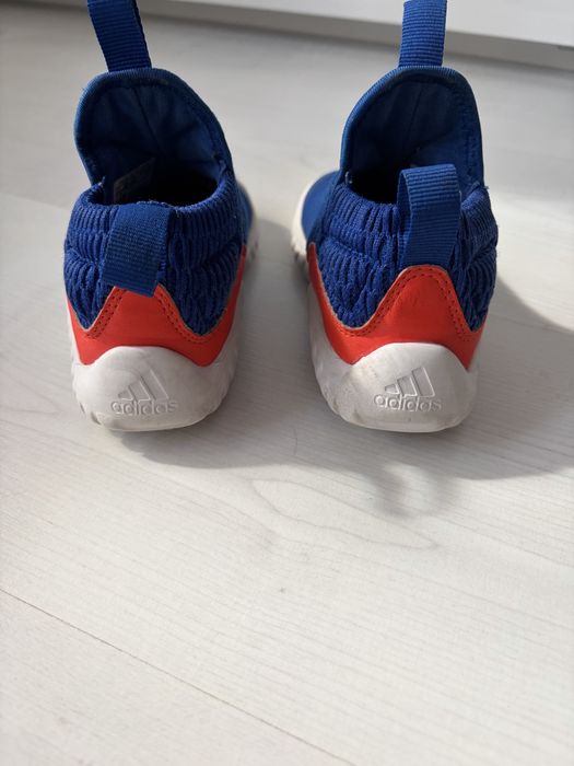 Уникален детски комплект маратонки addidas-25 номер/benetton