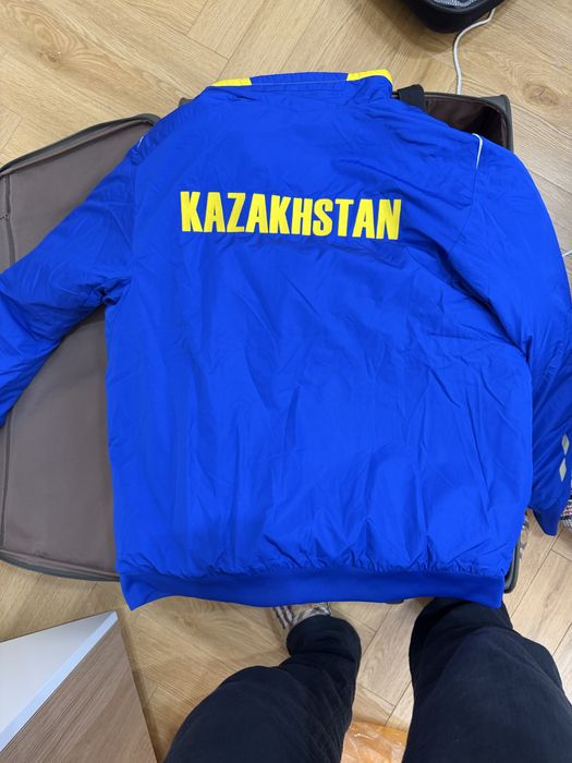 Теплая курточка Umbro Kazakhstan
