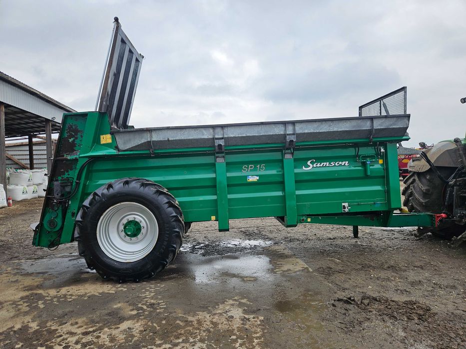 Masina imprastiat gunoi Samson SP 15
