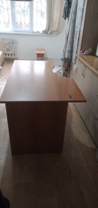 Продам стол для офиса и канцелярии