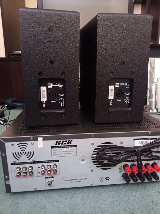 Колонки HK lucas smart с усилителем.