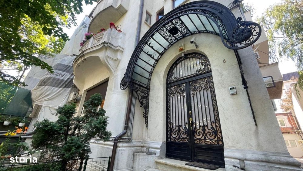 Apartament tip duplex Capitale parter inalt I demisol