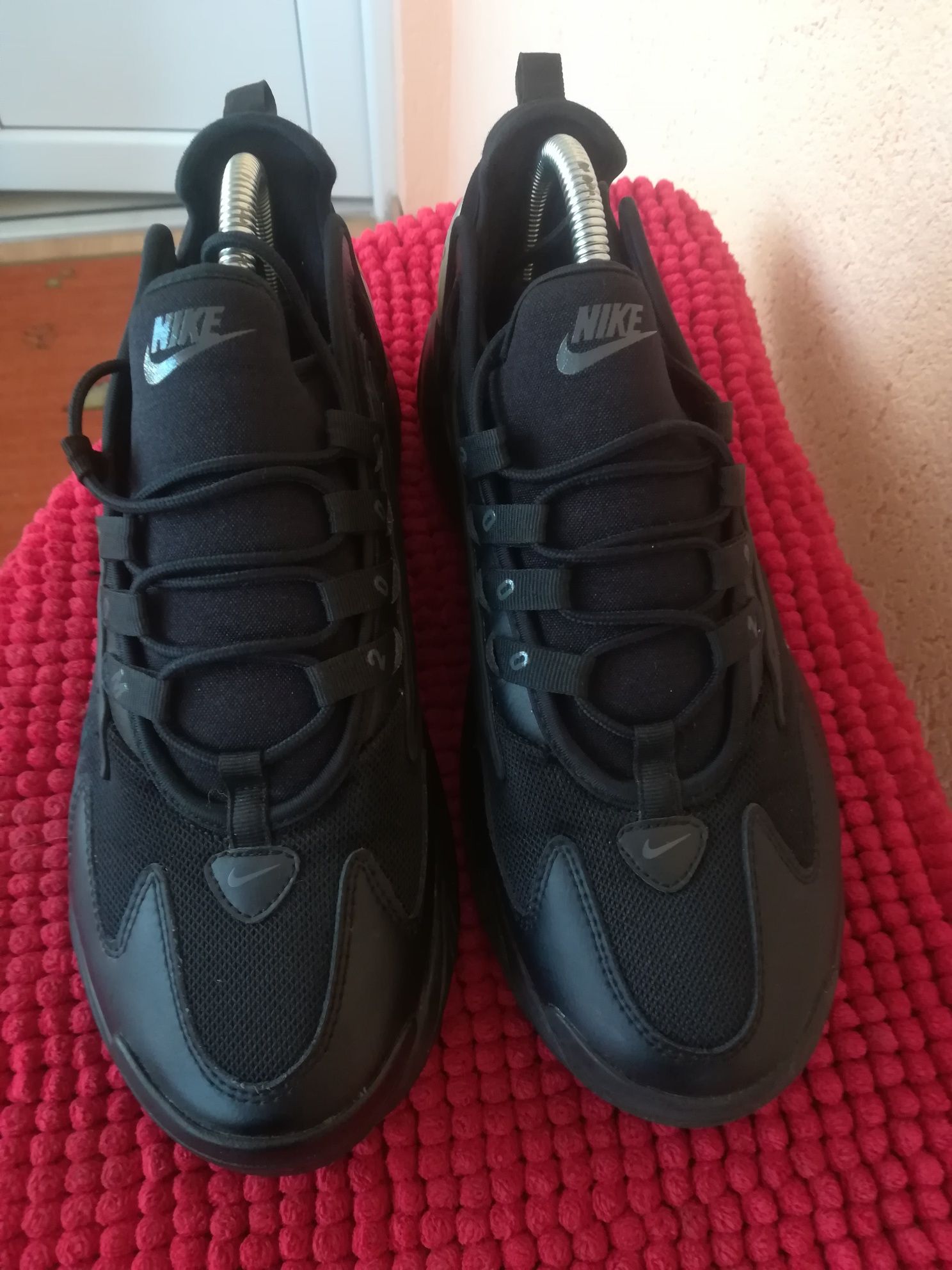 Nike zoom air store 270