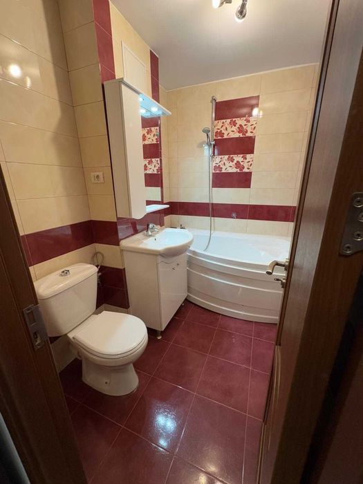 Apartament de inchiriat, 3 camere decomandat, zona centrala, Bacau