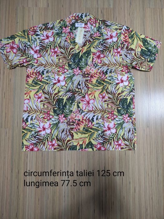 Camasa inflorată Hawaii 3XL are 125cm de jur împrejurul burții