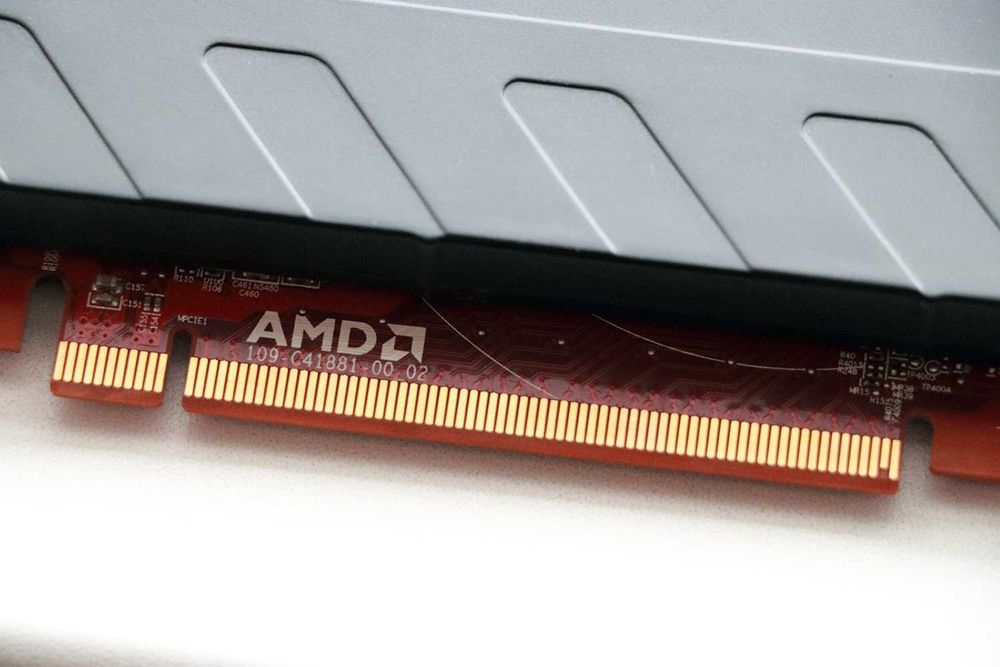 Профессиональная видеокарта Dell AMD FirePro W7000, 4 ГБ