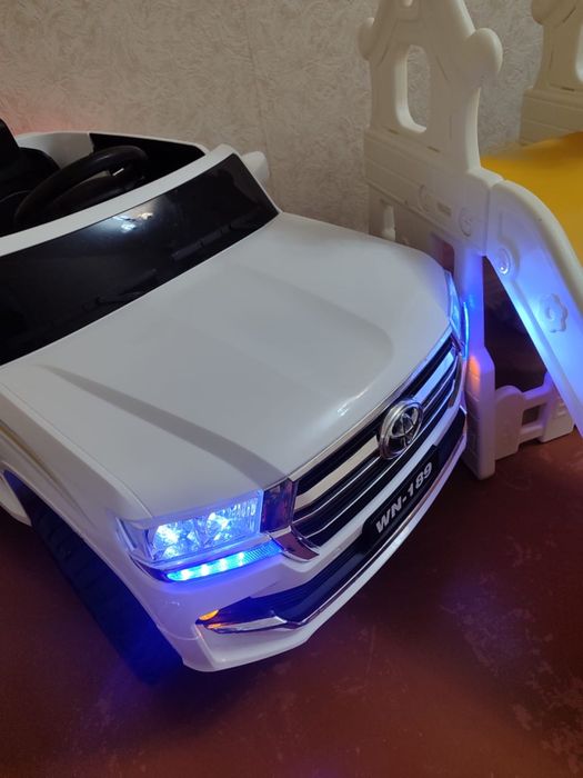 Продам машину на пульте