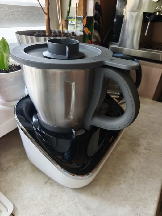 Продам кухонную машину Tokit
