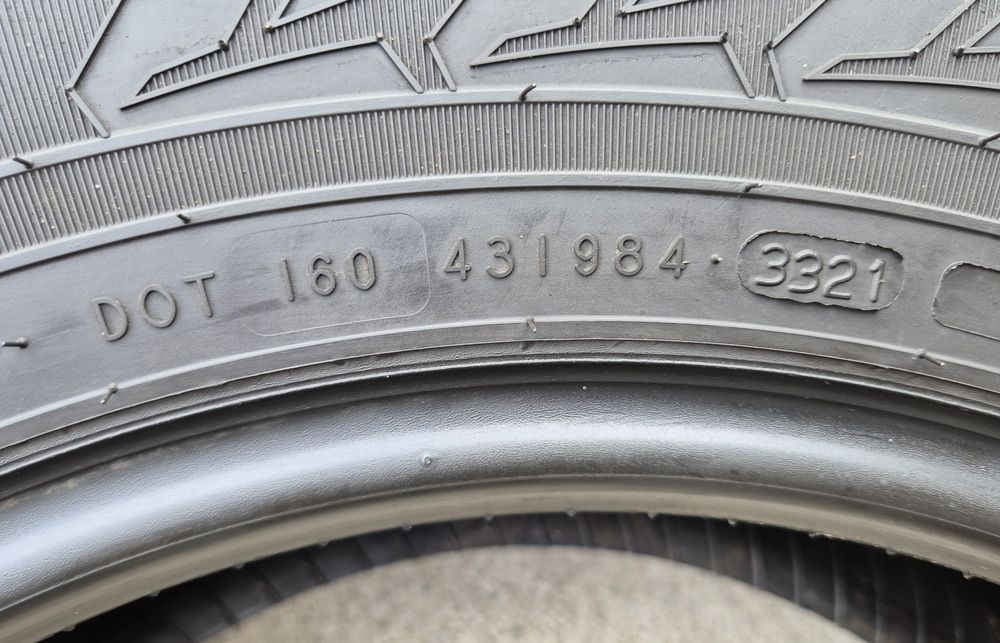 Set 2buc 235/65 R16C 121/119R Nokian Tyres Snowproof C M+S iarnă