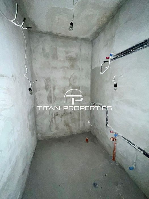 Тристаен апартамент в жк. Христо Смирненски