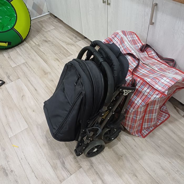 Продам детскую коляску идеальное состояние.