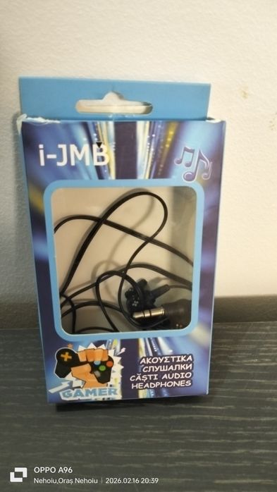 Vând căști cu fir cu tema de controler