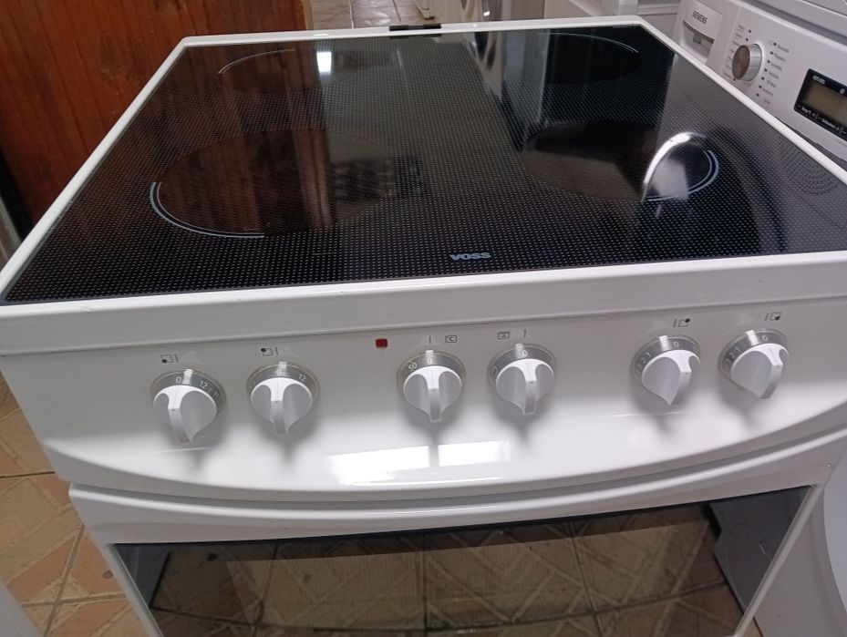 Свободно стояща печка с керамичен плот VOSS  2 години Гаранция!