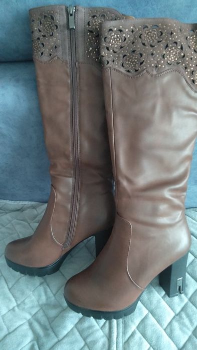 Продам сапоги размер 37. очень стильные
