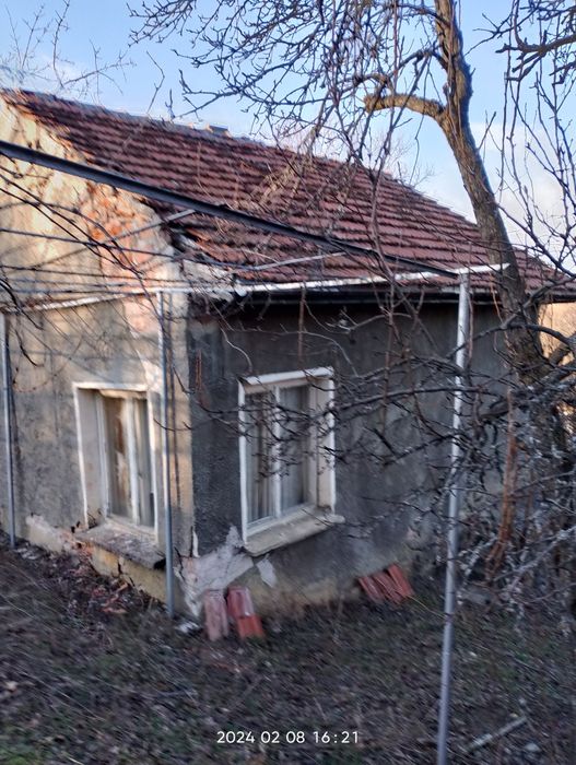 Предлагам вила в Враца врачански  лоза за бартер