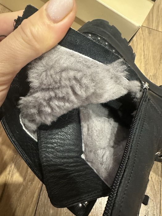 Женские зимние ботинки