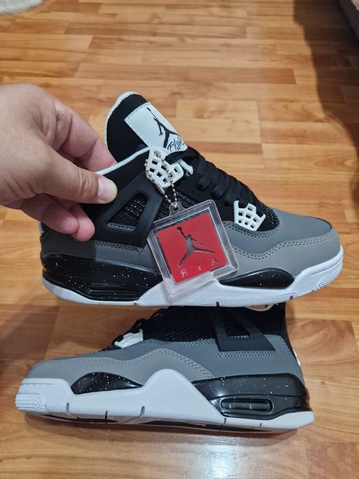 Adidași Jordan patru