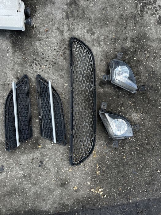 Proiector bmw e90 e91 lci Grila bara bmw e90 e91 facelift