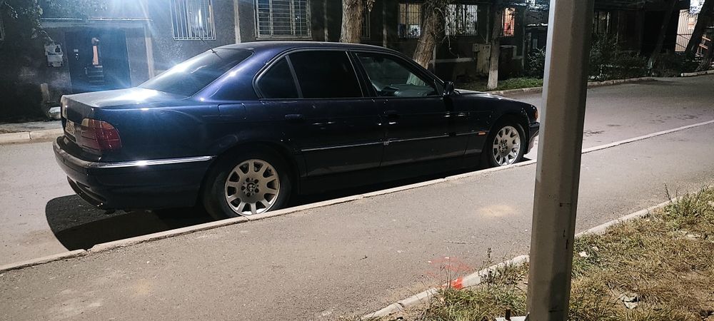 Продам бмв е 38 хор