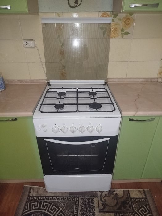 Продам газовую плиту