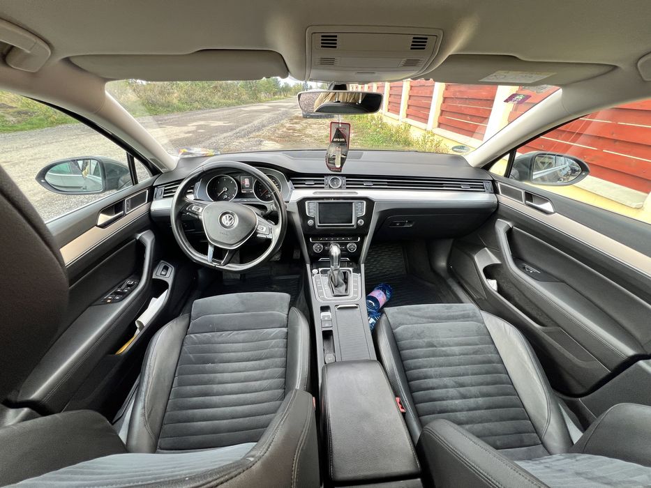 Vand passat B8, motor 2 litri diesel, 150 cai automată.