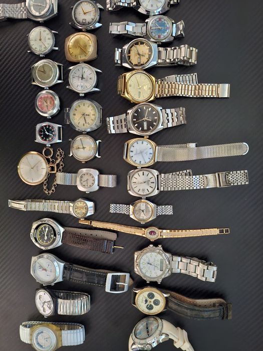 Лот от часовници - механични и кварцови