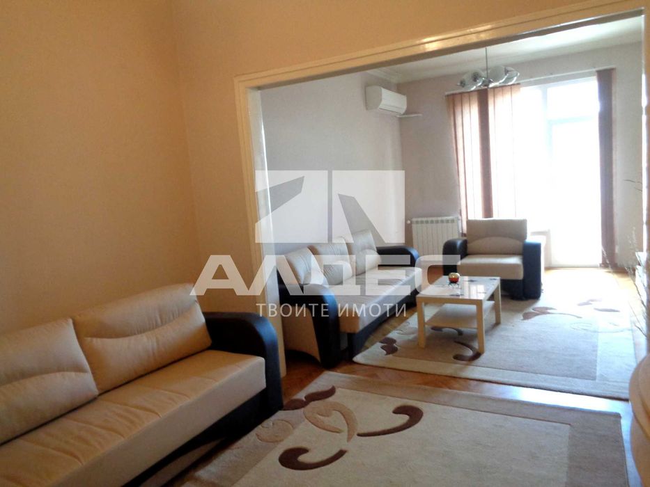 Дава се под наем Двустаен апартамент в София, Център - 95 кв.м за 1196.97 € - Снимка #1