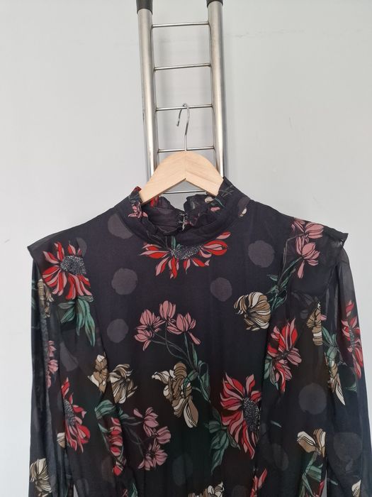 Страхотна дамска рокля HUGO BOSS  размер 42