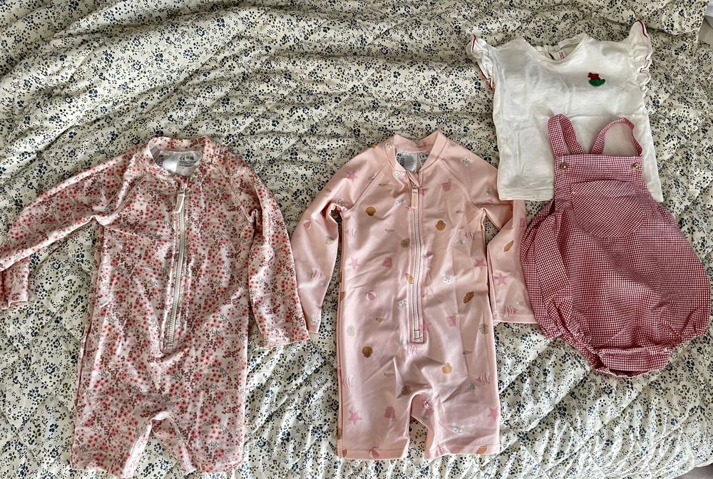 Hainute fetite in stare impecabila