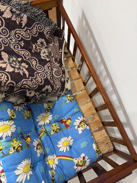 Детская кровать из дерева