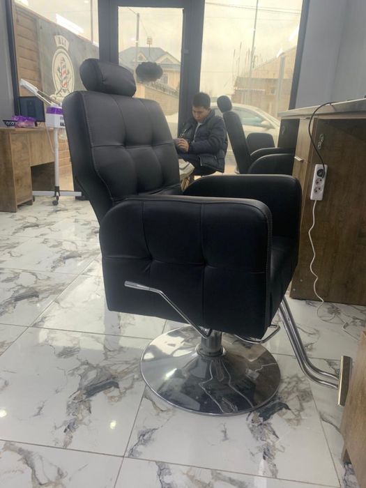 Срочно продам кресло барберу