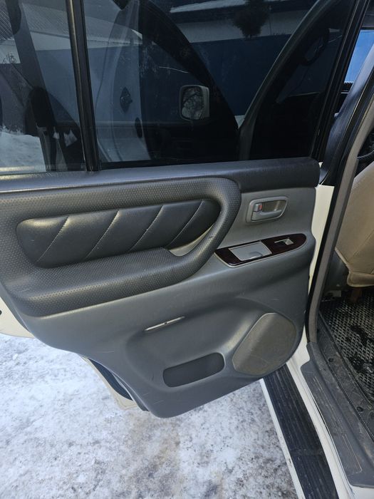 Продам тойота ленд крузер 100