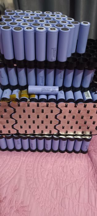 Celule samsung 18650