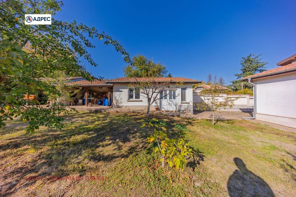 Продава се Къща в с. Згалево, Област Плевен - 328 кв.м за 1372 €/кв.м - Снимка #4
