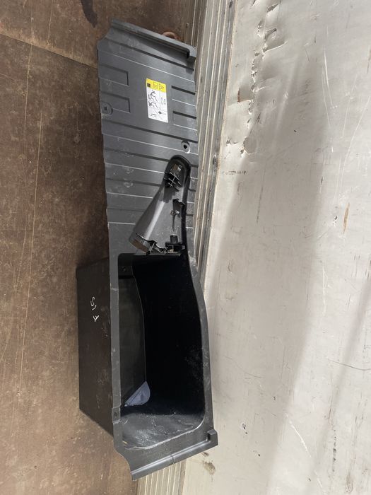 Capac baterie portbagaj bmw f15 x5, suport scule, stare impecabila