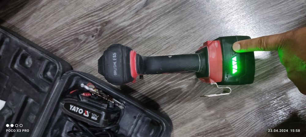 Шуруповёрт YATO 18V