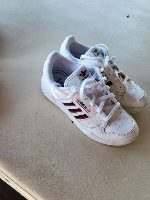 Маратонки adidas 35 номер