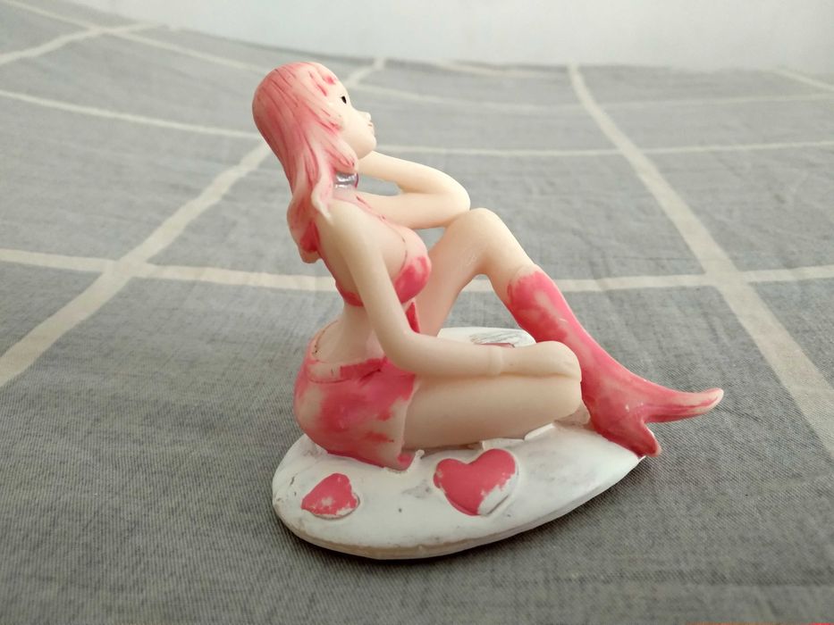 Сувенир, фигурка девушки.