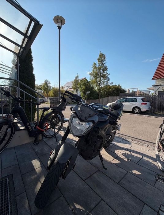 Yamaha MT 125  Fluo